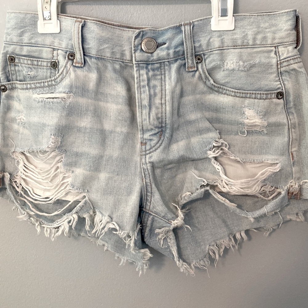 American Eagle Tomgirl shortie size 4